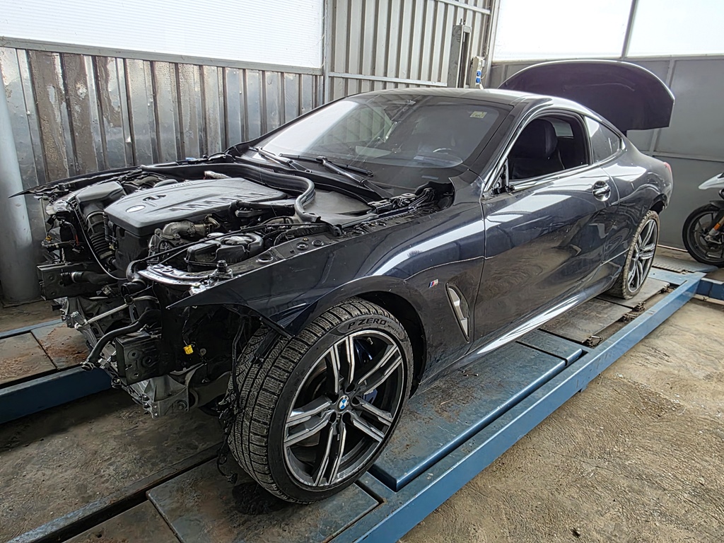 BMW 840 D XDRIVE - KARAMBOL