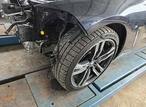 /Vozila/BMW 8/R25.jpg