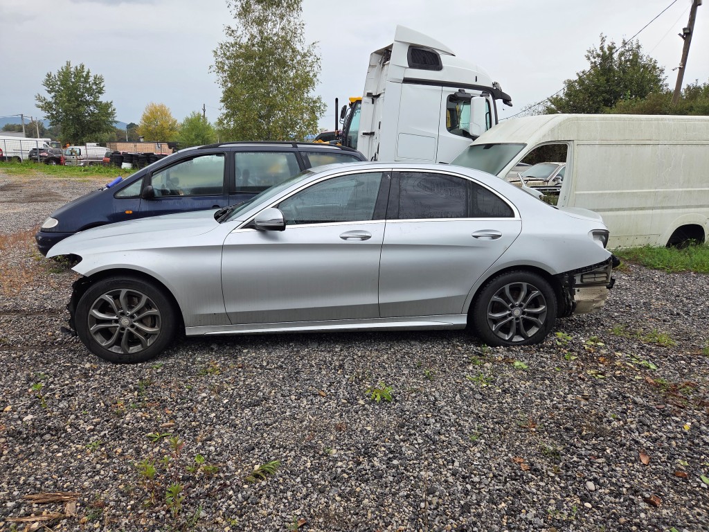 MERCEDES C 200 D AMG LINE - KARAMBOL